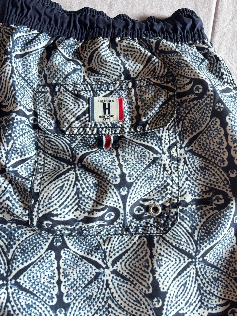 Tommy Hilfiger Geometric Medallion Pattern Lined Board Shorts Navy Blue/ White
